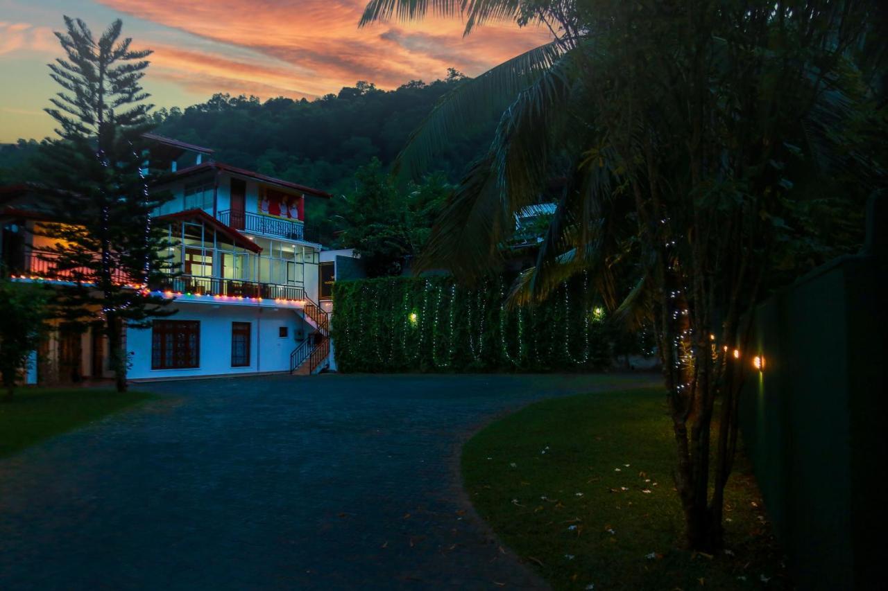 Queens Lodge Kandy Exteriör bild